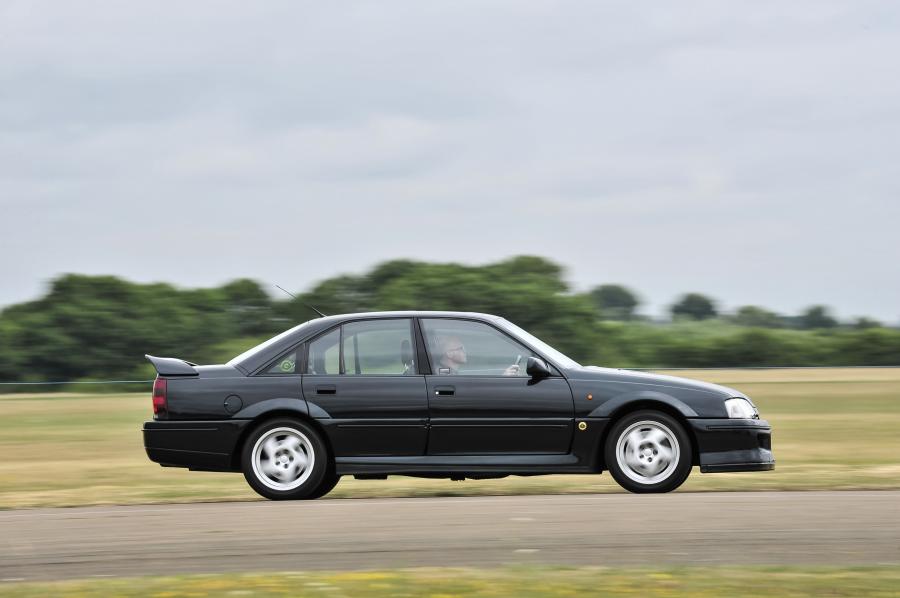  Vauxhall Omega Lotus by Carlton 1990 года  (фото 16 из 34)